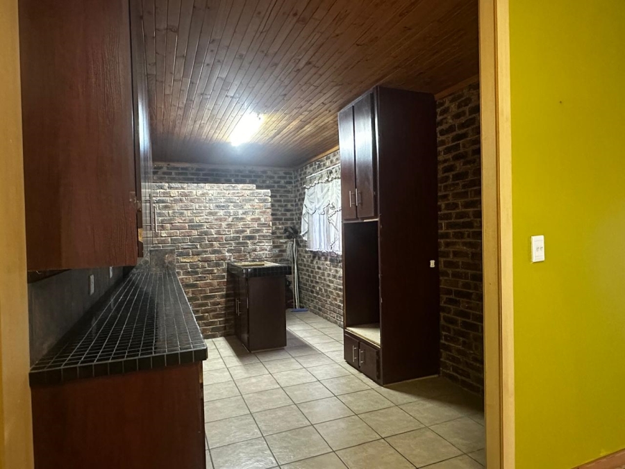 4 Bedroom Property for Sale in Dealesville Free State